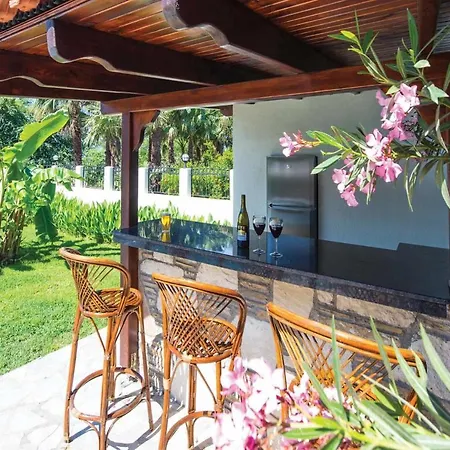 Villa D'louca *